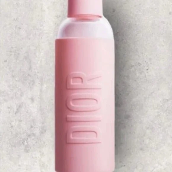 Dior Beauty Water Bottle - Picture 2 of 7